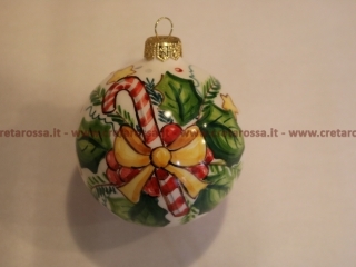 cod.art: pn50 - Pallina di natale in ceramica da cm 8, dipinta a mano e personalizzata su richiesta. Ne vorresti una simile? Invia una richiesta e riceverai il preventivo con le spese di spedizione. 